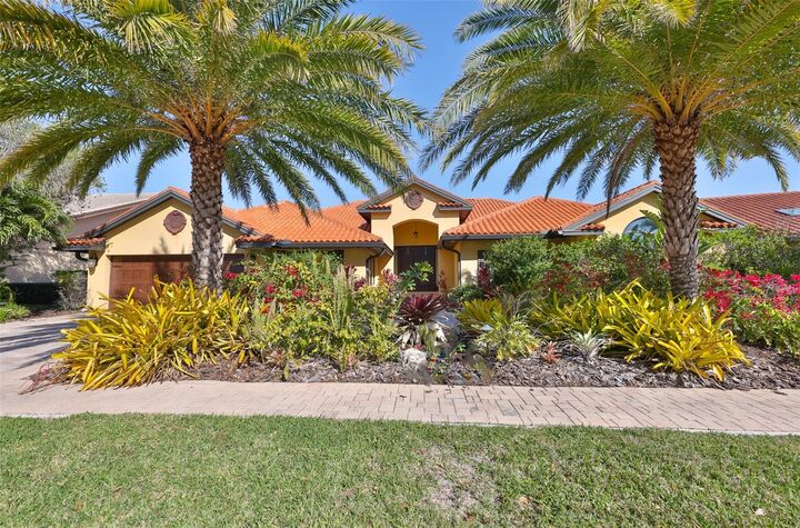 Property Photo: 9805 Compass Point Way FL 33615