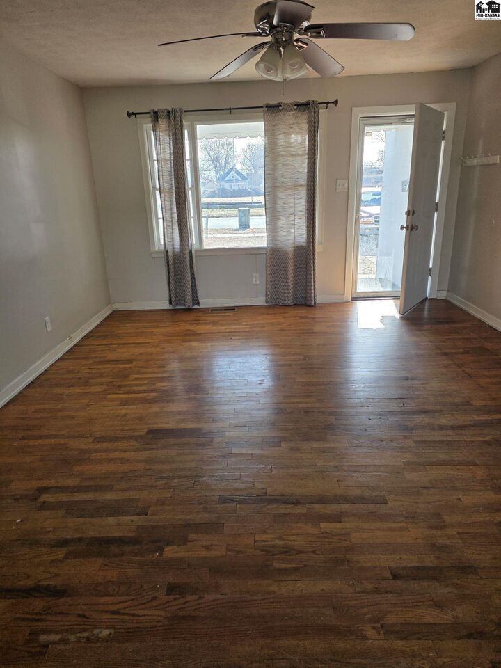 Property Photo:  224 W 17th  KS 67501 