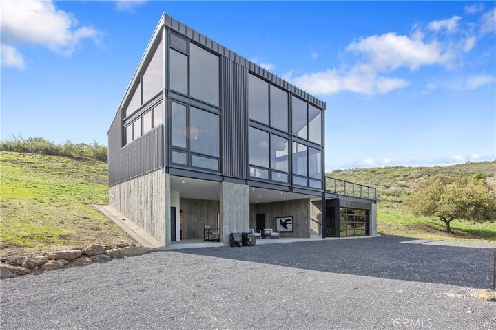 Property Photo:  10120 Yerba Buena Road  CA 90265 