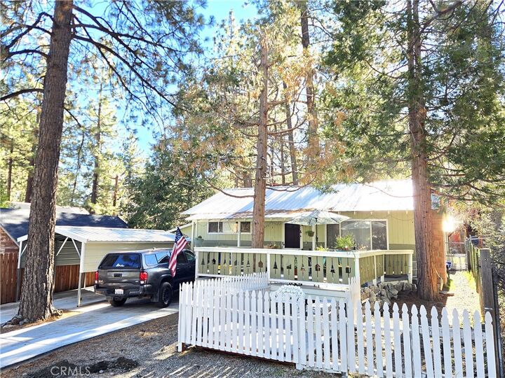 Property Photo:  1671 Twin Lakes  CA 92397 