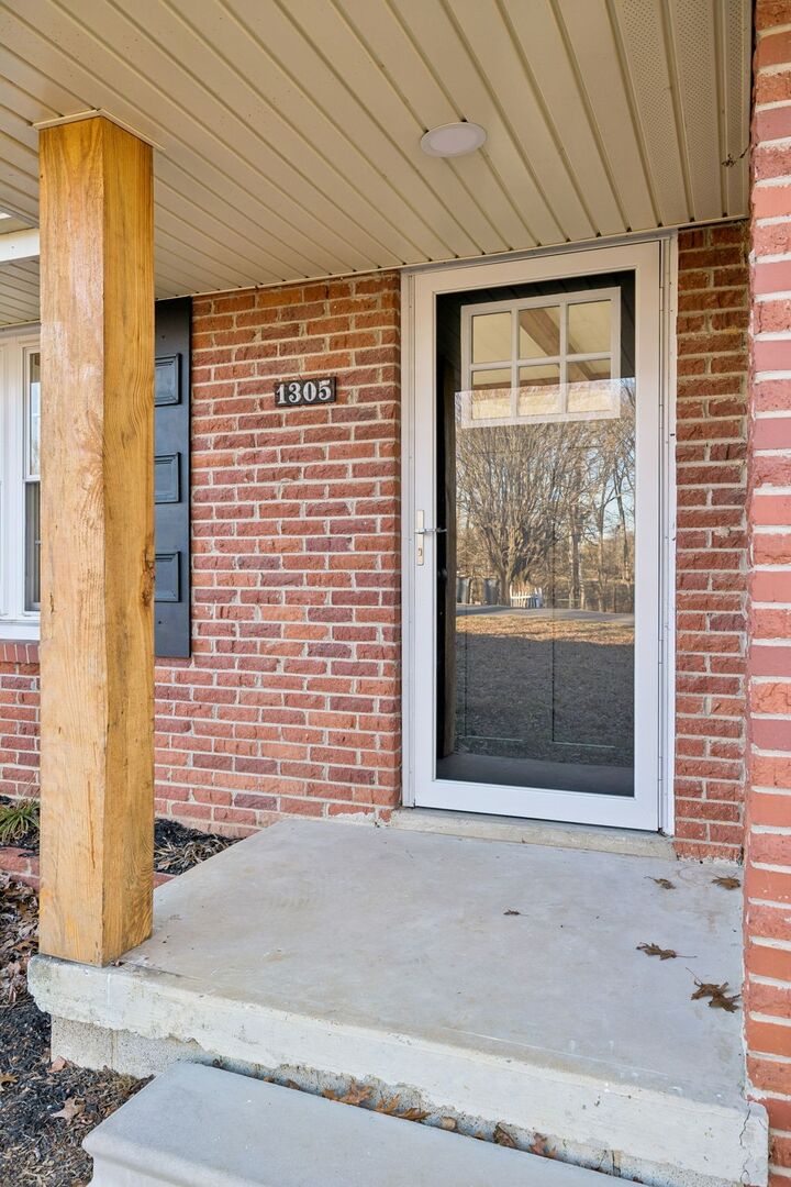 Property Photo: 1305 Ellington Dr TN 37083