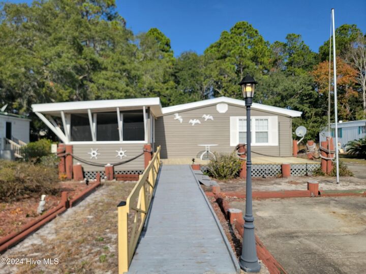 Property Photo: 717 Live Oak Drive NC 28468