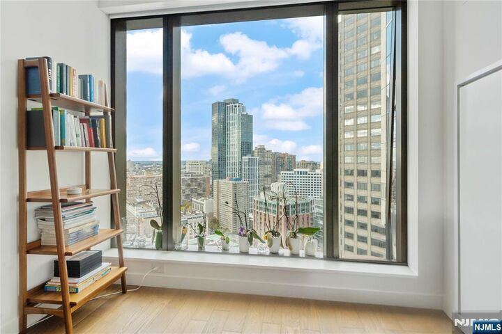 Property Photo:  99 Hudson Street 2607  NJ 07302 