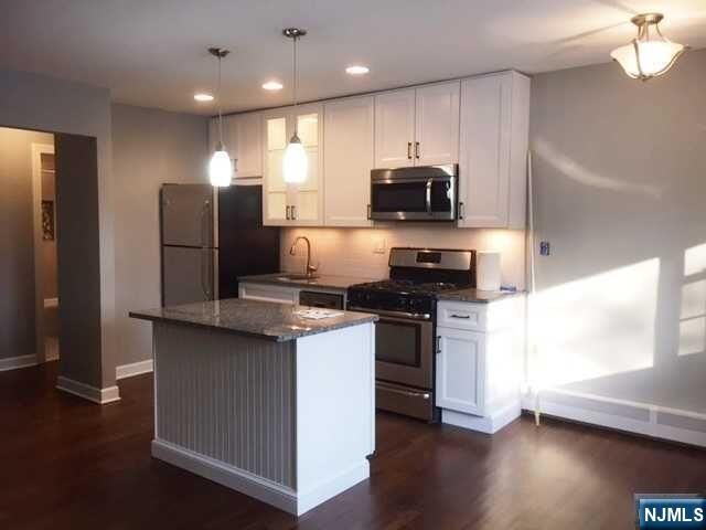 Property Photo:  215 Washington Drive 215  NJ 07446 