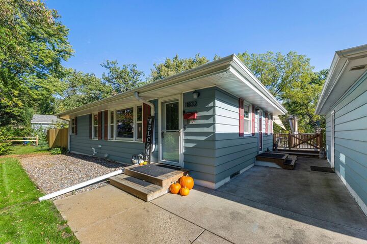 Property Photo:  11832 Crawford Road W  MN 55343 