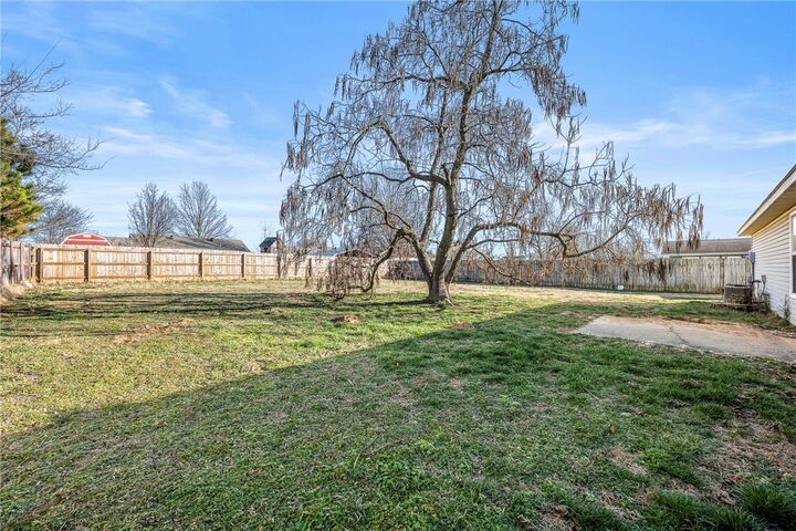 Property Photo:  105 S Brandon Street  AR 72745 