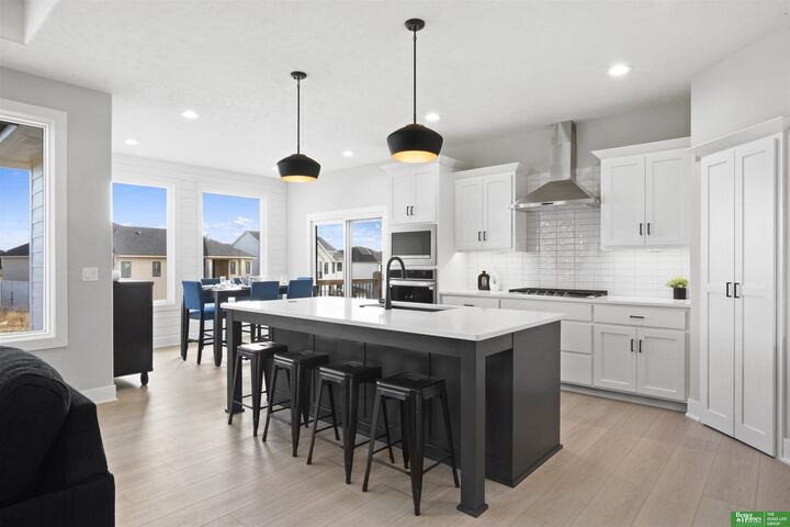 Property Photo:  11722 S 124th Avenue  NE 68046 