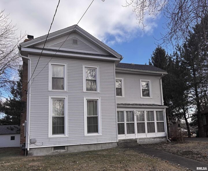 Property Photo:  427 Day Street  IL 61401 