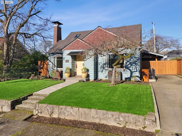 Property Photo:  112 W 35th St  WA 98660 