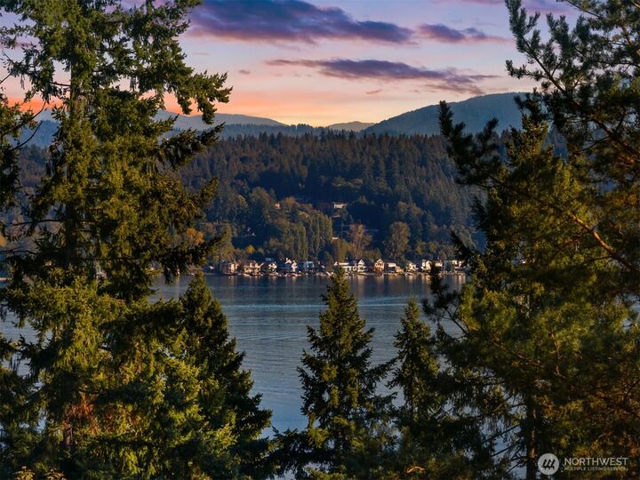 Property Photo: 17505 NE 4th Place WA 98008