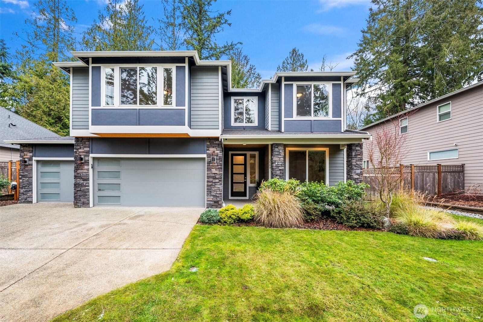 Property Photo:  3509  Fox Court  WA 98335 
