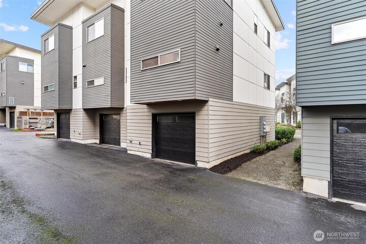 Property Photo:  4290 S Greenbelt Station Drive  WA 98118 