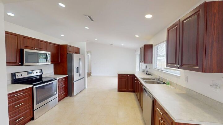 Property Photo:  2175 SE Heathwood Circle SE  FL 34952 