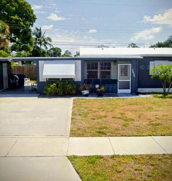 Property Photo: 2432 NE 13th Avenue FL 33064