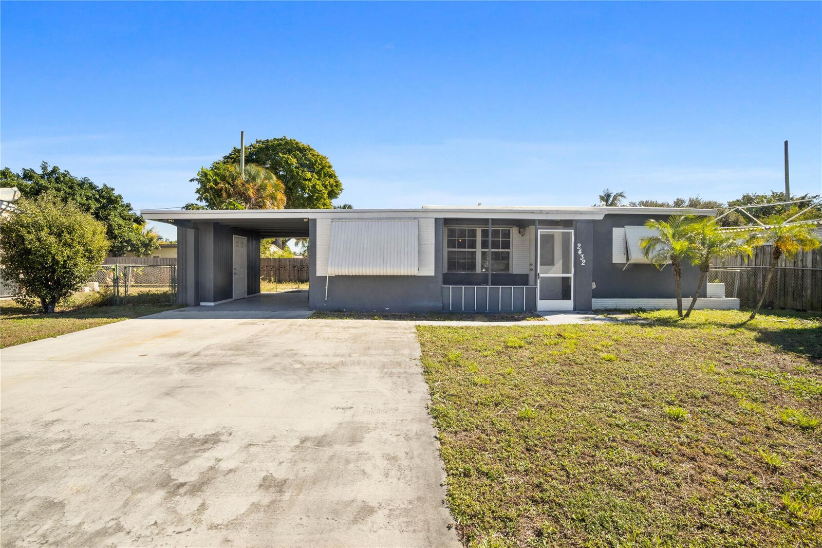 Property Photo:  2432 NE 13th Avenue  FL 33064 