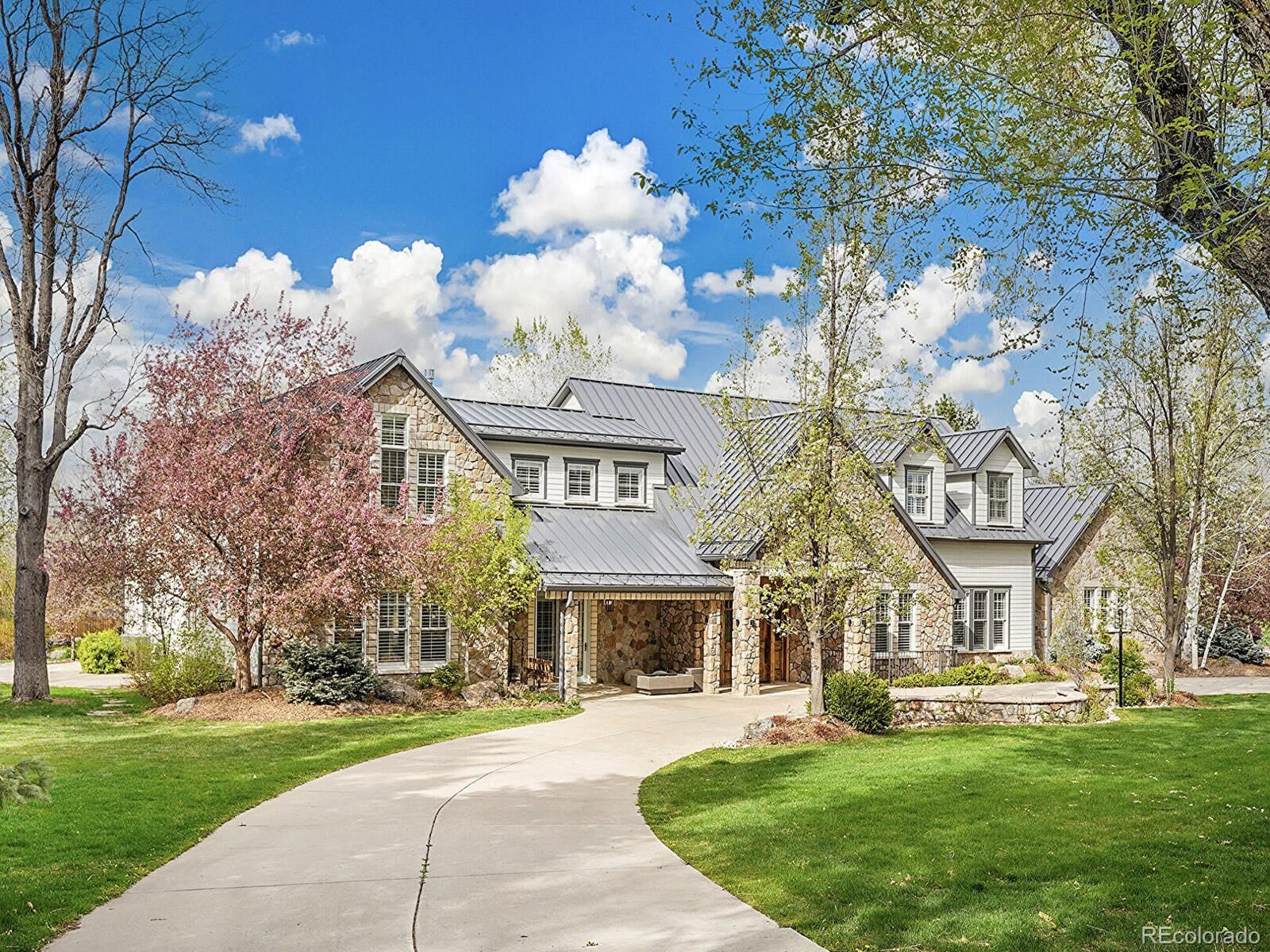 Property Photo:  1075 E Oxford Lane  CO 80113 