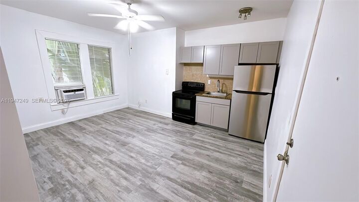 Property Photo:  842 Meridian Ave 2C  FL 33139 