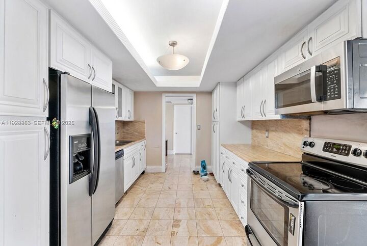 Property Photo:  2 Grove Isle Dr B1110  FL 33133 