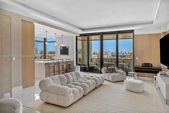 Property Photo:  515 Valencia Ave 1103  FL 33134 