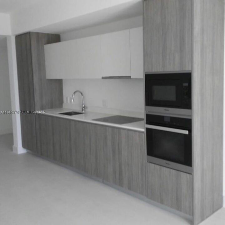 Property Photo:  2900 NE 7 Av 808  FL 33137 