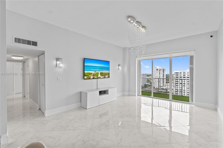 Property Photo: 2851 NE 183rd St 2214E FL 33160