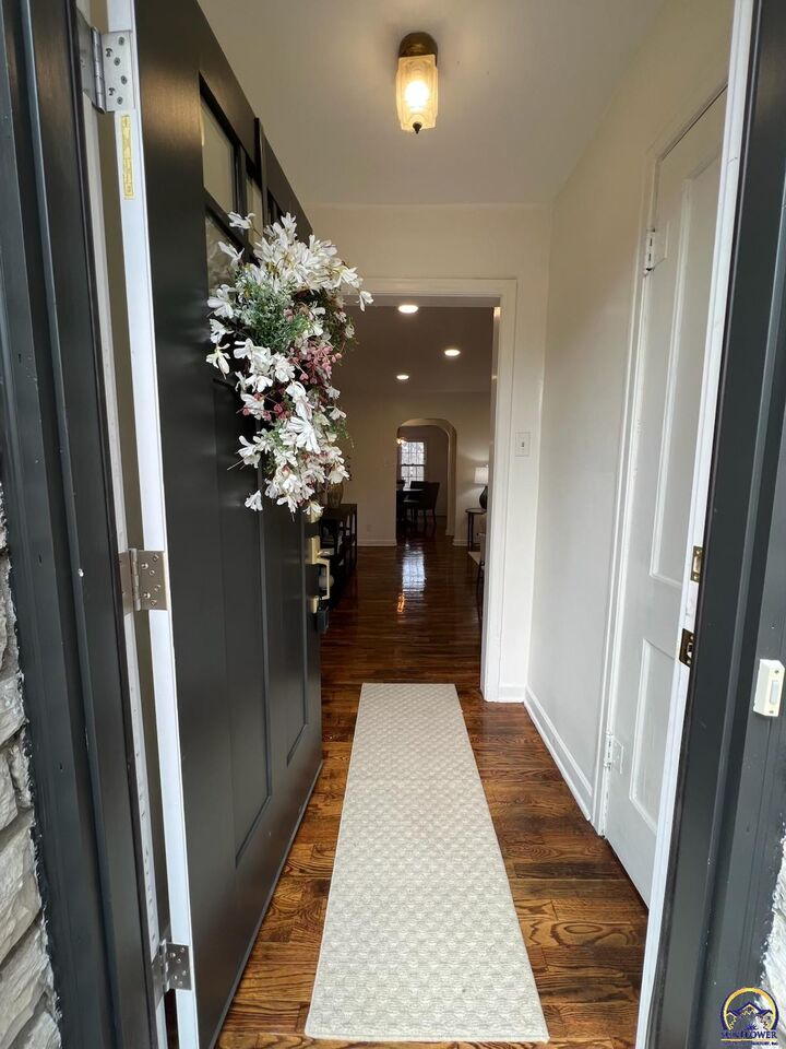 Property Photo:  507 SW Gage Court Cir  KS 66606 