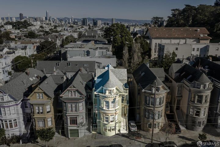 Property Photo:  152 Central Avenue  CA 94117 