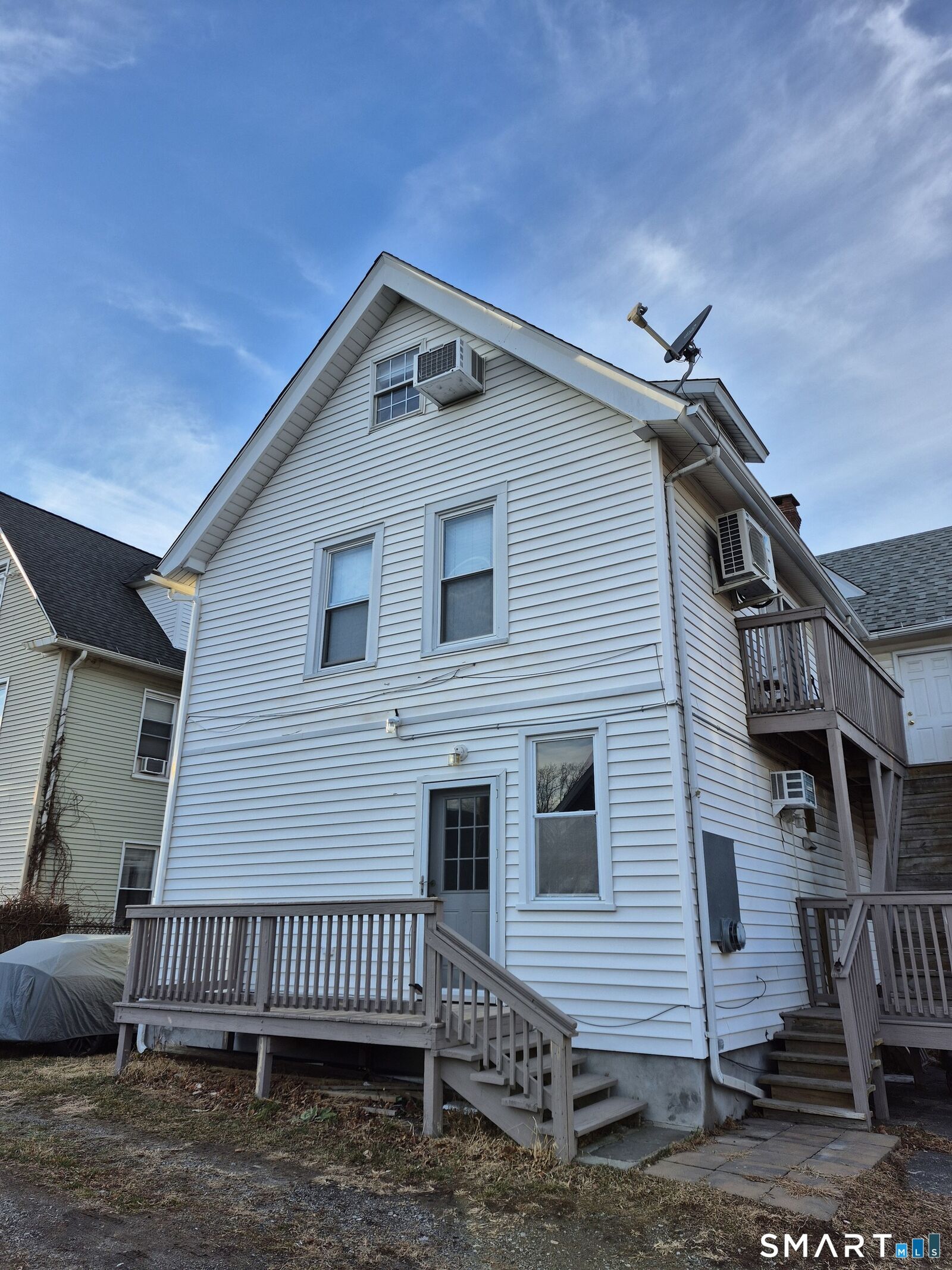 Property Photo:  2979 Fairfield Avenue 1R  CT 06605 