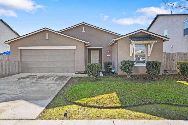 Property Photo:  401 E Sedona Avenue  CA 93291 