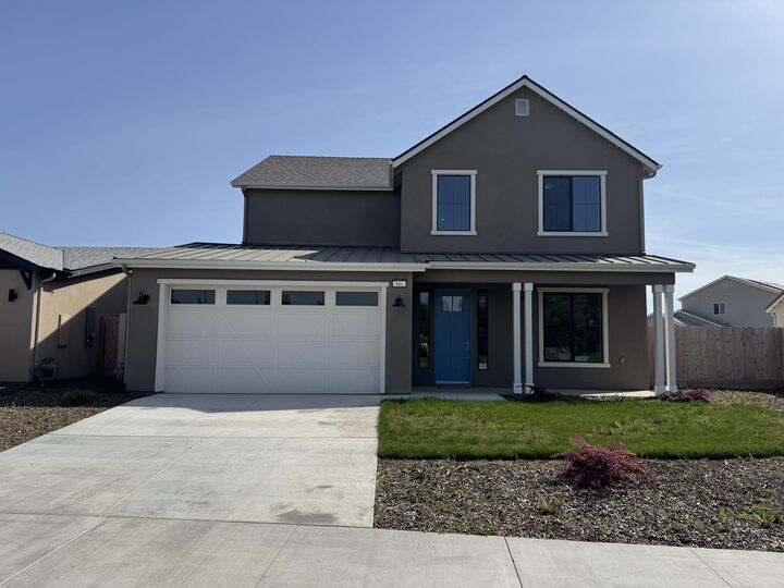 Property Photo:  941 E Harter Drive  CA 93292 