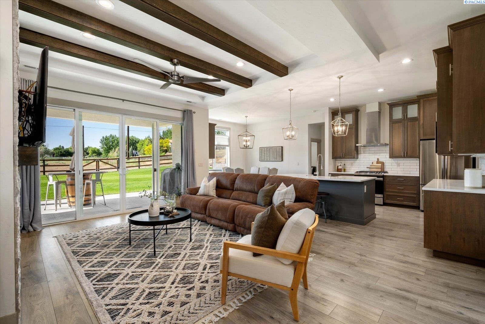 Property Photo: 3905 Orchard St WA 99353