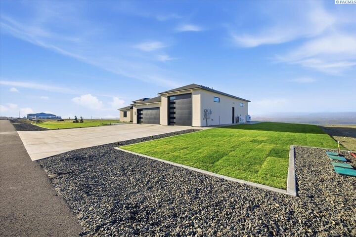 Property Photo:  129 Riviera  WA 99301 