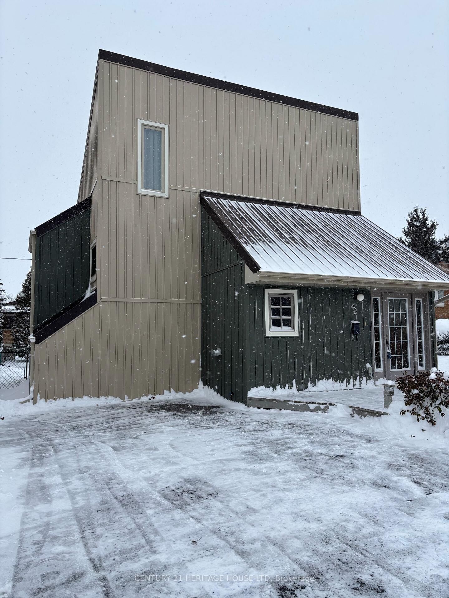 Property Photo:  48 Luton Crescent  ON N5R 5R7 