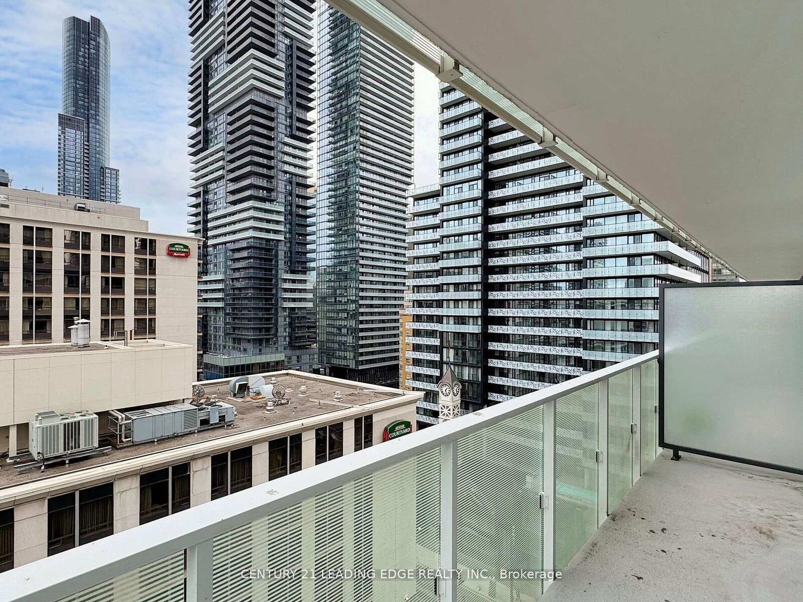 Photo de la propriété: 501 Yonge Street 1009 ON M4Y 0G8