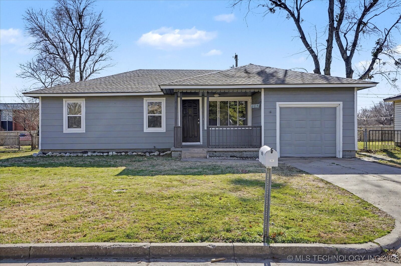Property Photo:  805 E Fort Worth Street  OK 74012 