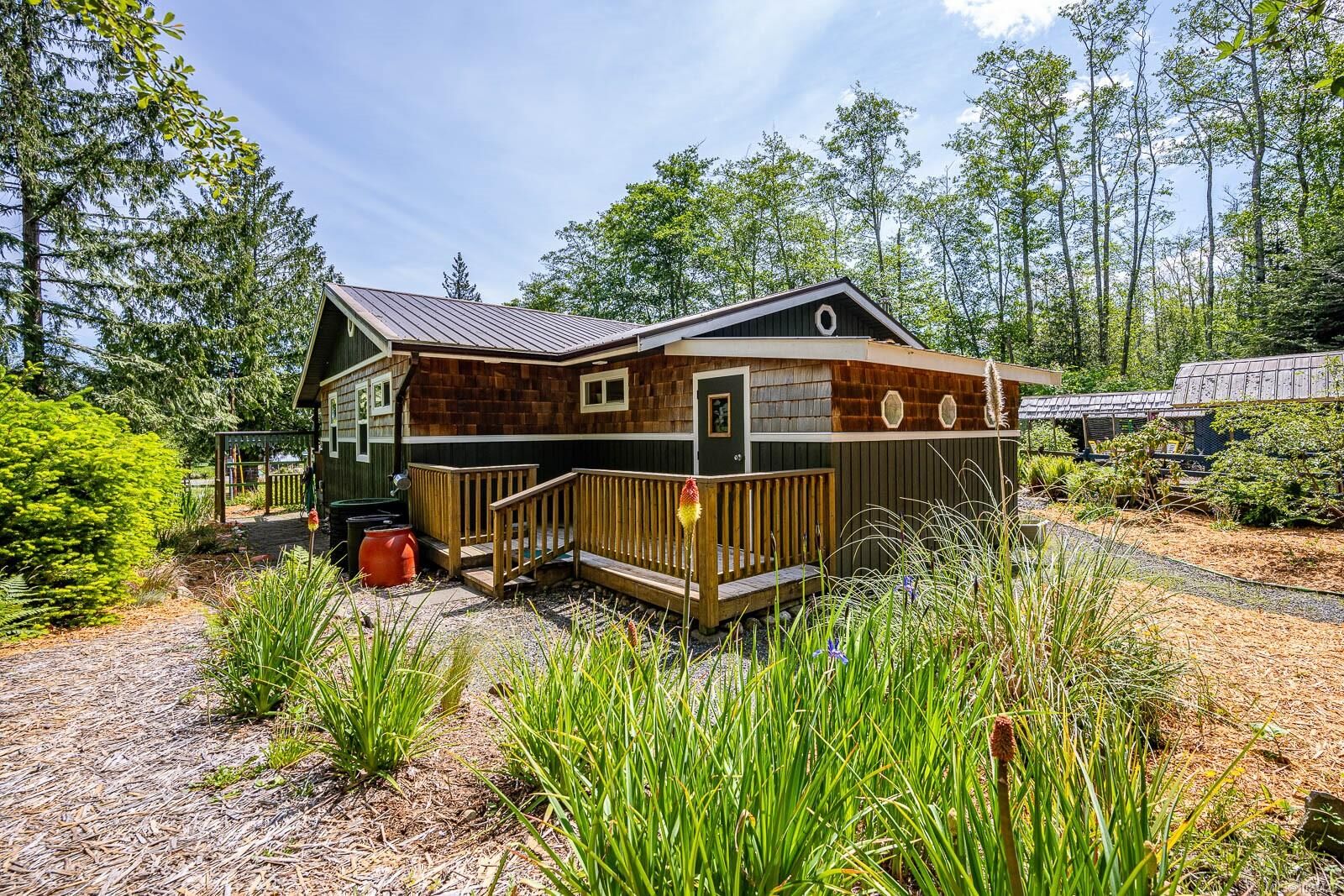 Property Photo: 1415 Baikie Rd BC V0R 1T0