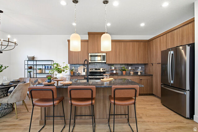 Property Photo: 189 E 210 N 8 UT 84054