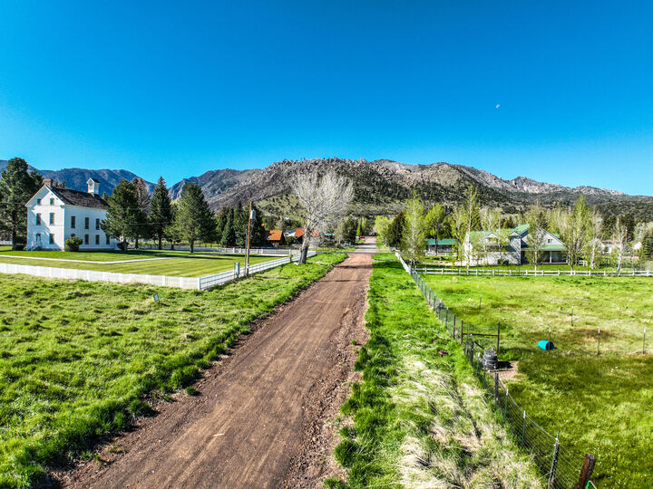 Property Photo: 61 N 100 W UT 84781