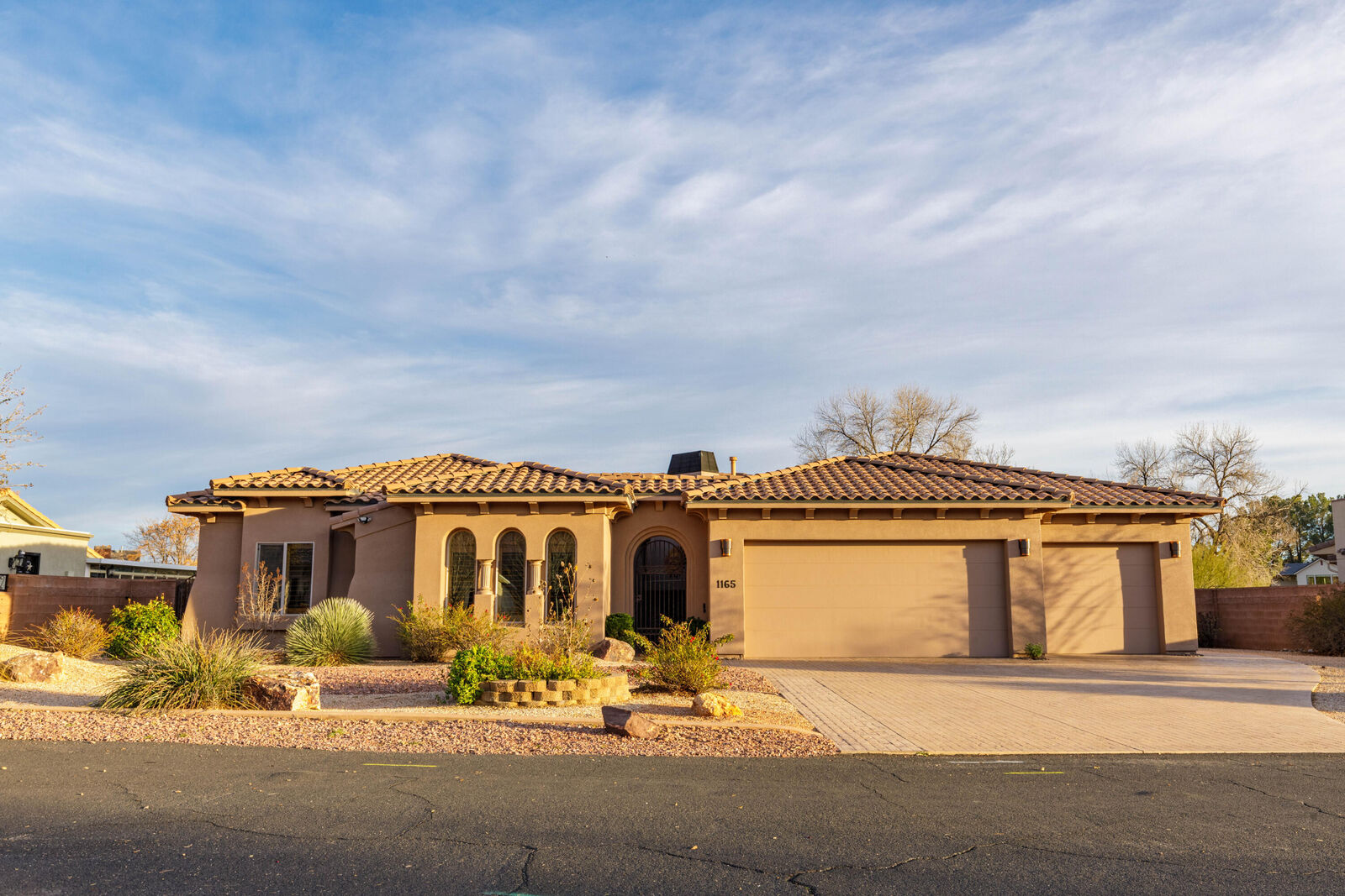 Property Photo:  1165 W Columbine Cir  UT 84790 
