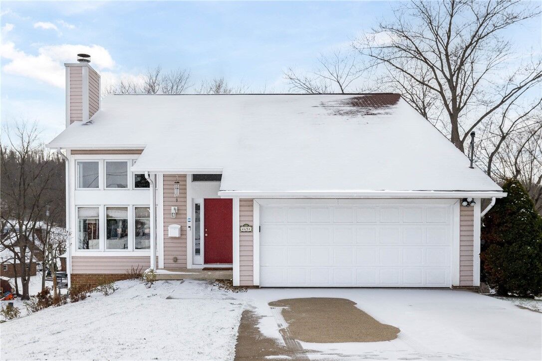 Property Photo: 45 Spring Valley Dr PA 15301
