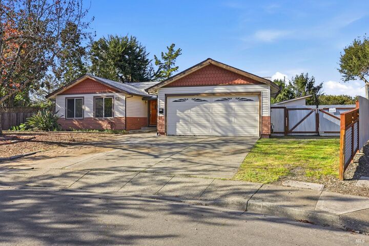 Property Photo:  7236 3401 Cadiz Court  CA 94928 