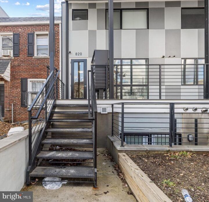 Property Photo:  820 18th Street NE 102  DC 20002 