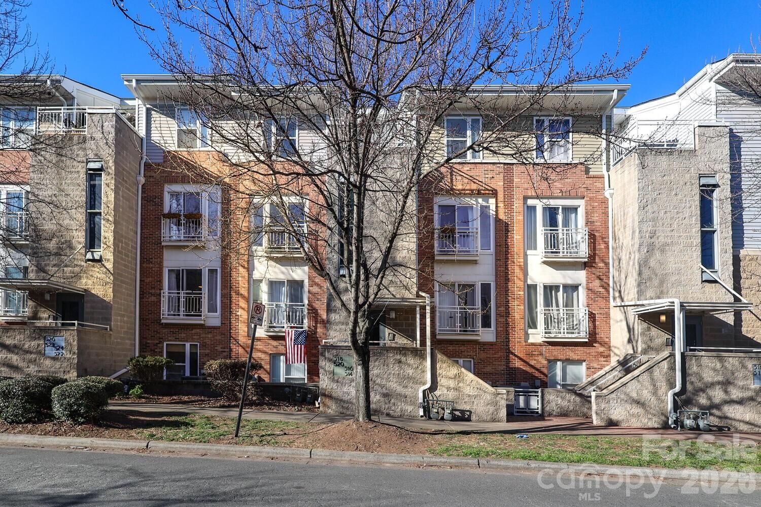 Property Photo:  518 Donatello Avenue  NC 28205 