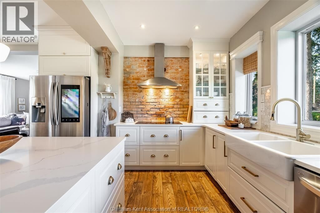 Property Photo:  455 Victoria Avenue  ON N7L 3B4 