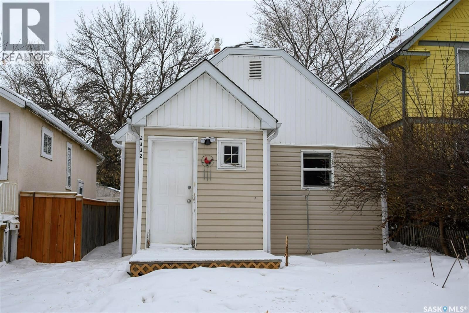 Property Photo:  2332 Edgar Street  SK S4N 3L1 