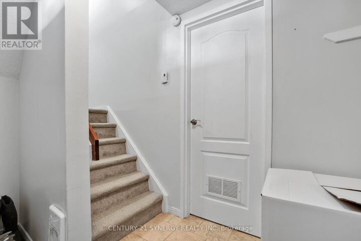 Property Photo: 3415 Uplands Drive 17 ON K1V 9N3
