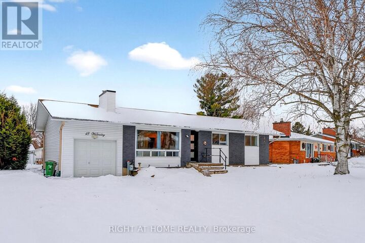 Property Photo:  18 Wolmsley Crescent  ON K2G 1J4 