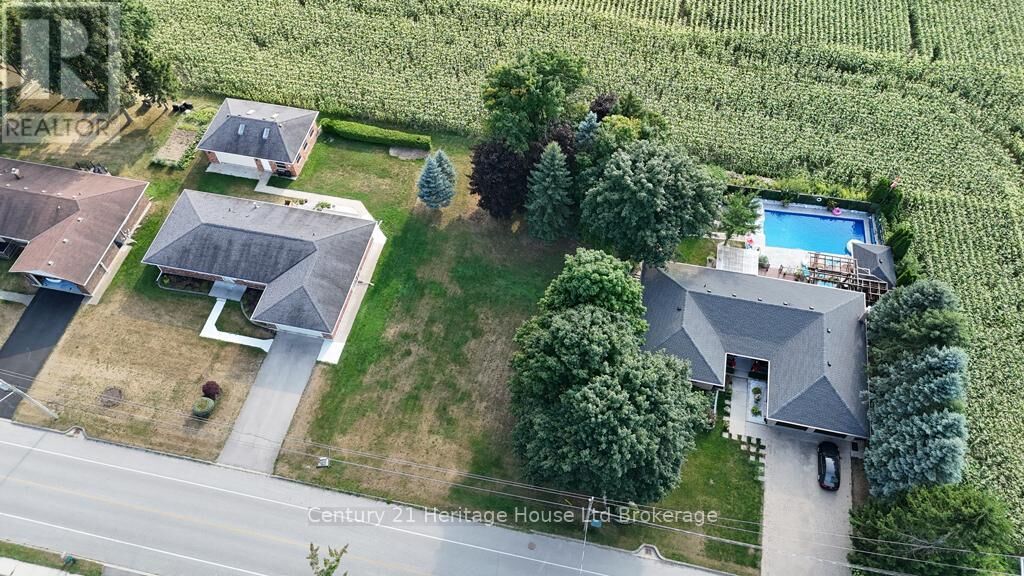 Property Photo:  173 1/2 Stanley Street North  ON N0M 2M0 