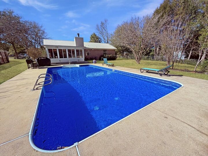 Property Photo: 5555 Galaxy Drive FL 32539