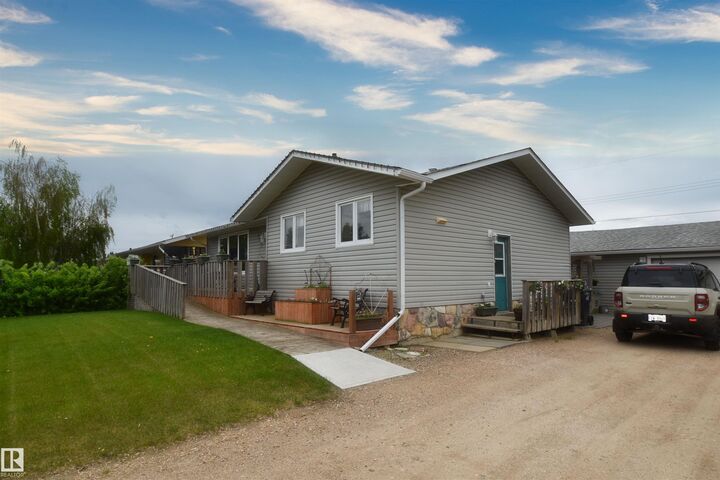 Property Photo: 5117 54 Avenue AB T0A 3A4